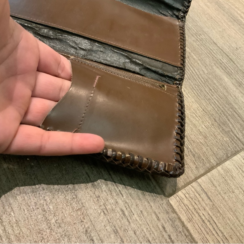 VINTAGE hand-tooled leather wallet - Picture 10 of 11